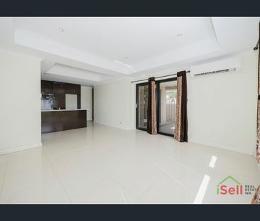 FRESHLY PAINTED 3x2 VILLA - Photo 2