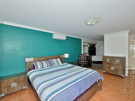 Spacious Family Living Close to the Beach & Golf Course. - Photo 3
