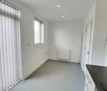 3 Bedroom - Photo 2