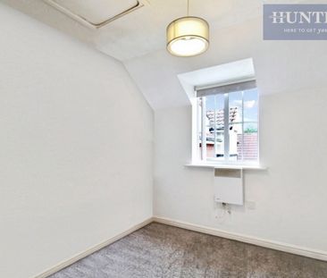 2 bedroom Flat To Let - Photo 3
