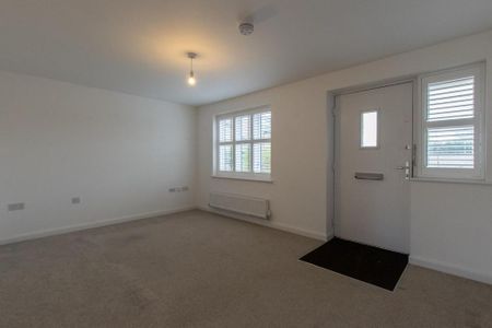 3 bedroom semi-detached house to rent - Photo 4