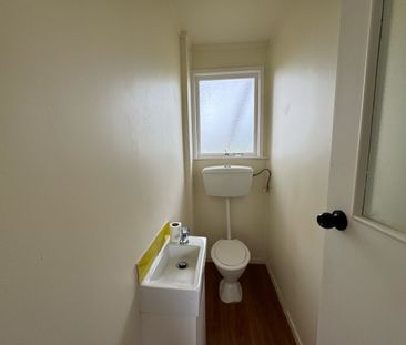 Semi lifestyle home in Alfriston Rd - Photo 4