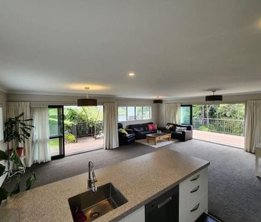 Spacious Four Bedroom home in Marfell - Photo 3