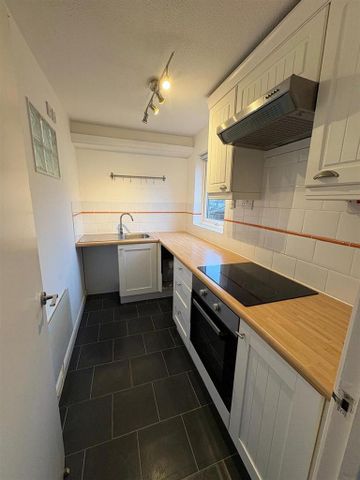 1 bedroom flat to rent - Photo 2