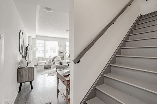 For Lease - 218 Huguenot Road, Oakville, Ontario - Photo 1