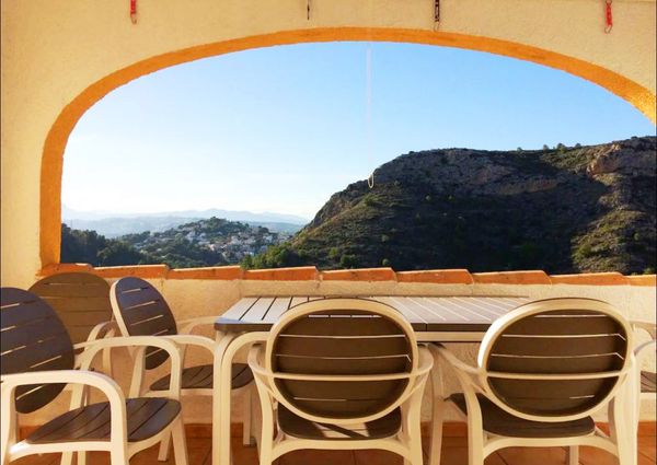 FOR RENT Apartment with 2 bedrooms with pool for LONG TERM