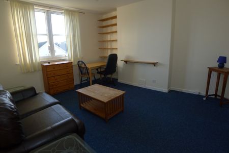 Property to let in St Andrews - Photo 3