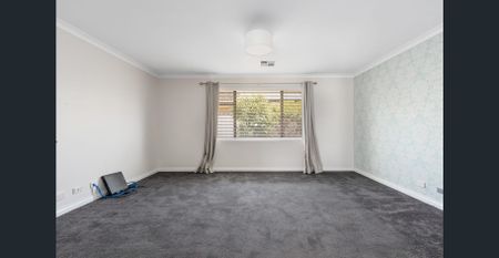 SUPERSIZED FAMILY HOME! - Photo 5