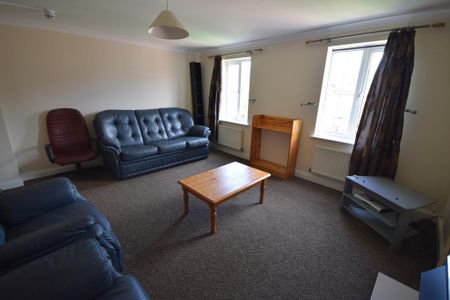 4 bedroom terraced house to rent - Photo 2