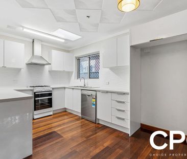 CHARMING 3-BEDROOM HOME IN THE HEART OF EAST VICTORIA PARK - Photo 5