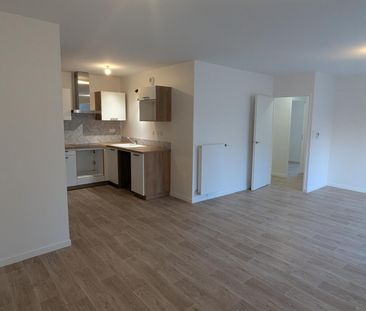 location Appartement T3 DE 65.6m² À CHARTRES - Photo 2