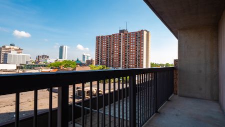 Ouellette Tower Apartments - Photo 3