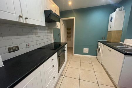 Wells Street, SWINDON - Photo 2