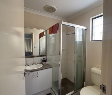 Secure modern villa in Midland! - Photo 6