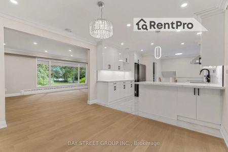 Detached Home For Lease | W9231450 - Photo 5