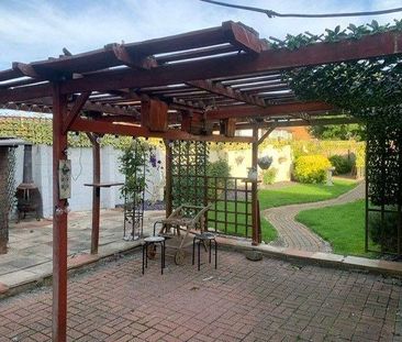 3 bedroom semi-detached house to rent - Photo 2