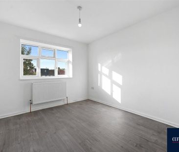 2 bedroom end of terrace house to rent - Photo 2