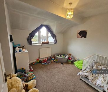 3 bedroom detached house to rent - Photo 4