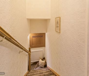 4 bedroom end of terrace house to rent - Photo 6