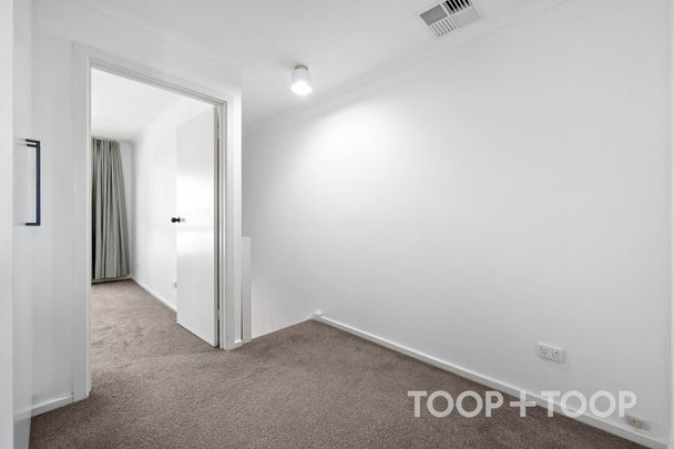 Renovated Secluded Townhouse in Maylands - Photo 1