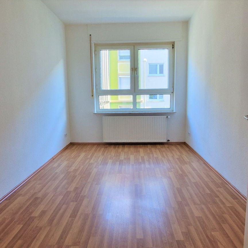 Erstes OG, 3 ZKB mit Balkon und EBK - Photo 1