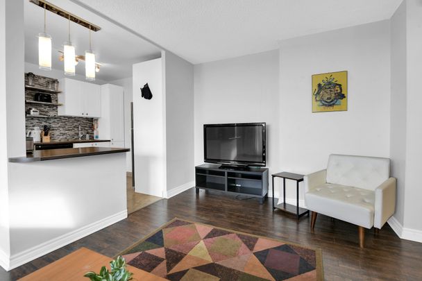 For Lease - 2000 Jasmine Crescent Unit# 811, Beacon Hill North - South and Area, Ontario - Photo 1