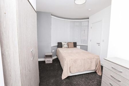 4 bedroom terraced house to rent - Photo 4
