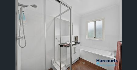 Smart and Stylish Three-Storey Townhouse in Fremantle - Photo 3