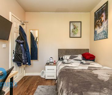 6 bed Semi-Detached House for Rent - Photo 4