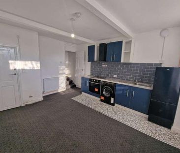 Southfield Lane, Bradford, BD7 - Photo 4