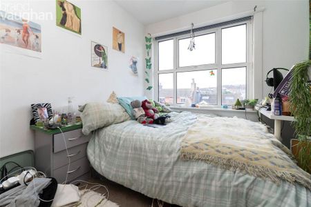 4 bedroom terraced house to rent - Photo 3