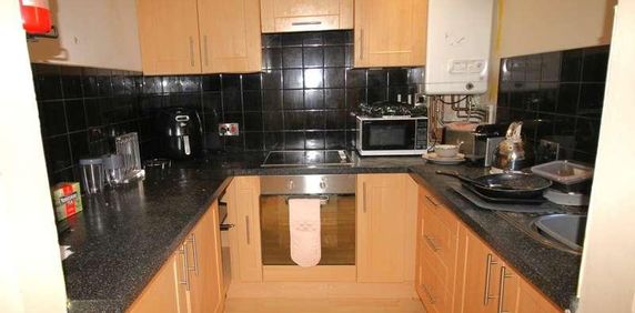 Delph Court, Woodhouse, Leeds, LS6 - Photo 2