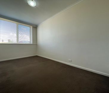 2-Bedroom Apartment in the Heart of Brunswick! - Photo 3
