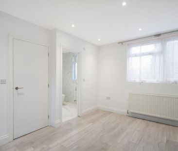 4 bedroom semi-detached house to rent - Photo 3