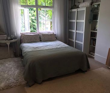 A huge 6 Bedroom Shared Home - Photo 3