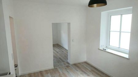 Modernisierte 2 Zimmer Wohnung mit Einbauküche in Bad Lauchstädt - Photo 3