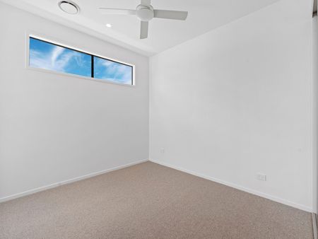 1 Bronte Circuit, Hope Island - Photo 2