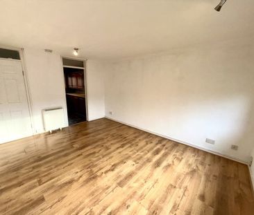 Ivanhoe, Glasgow, G74 - Photo 3