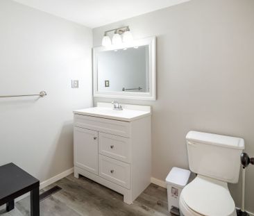 3 Bed, 2 Storey Condo in The Pines! - Photo 2