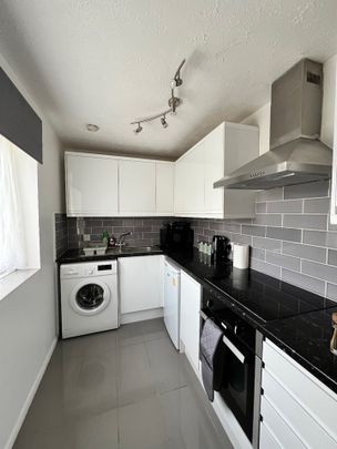 Studio Flat, Vicars Bridge Close, HA0 - Photo 1