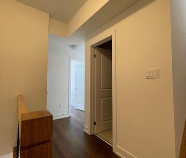 Condo Townhouse For Lease | N8131706 - Photo 4