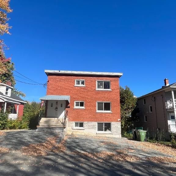 Grand 5 1/2 à louer - Chauffage et eau chaude inclus - Photo 1