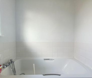 None, None - Photo 2