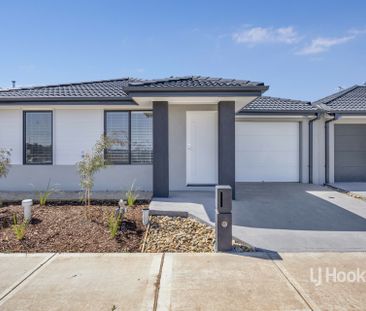 17 Leona Drive, Wyndham Vale VIC, Belconnen - Photo 2