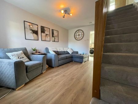 2 bedroom semi-detached house to rent - Photo 5