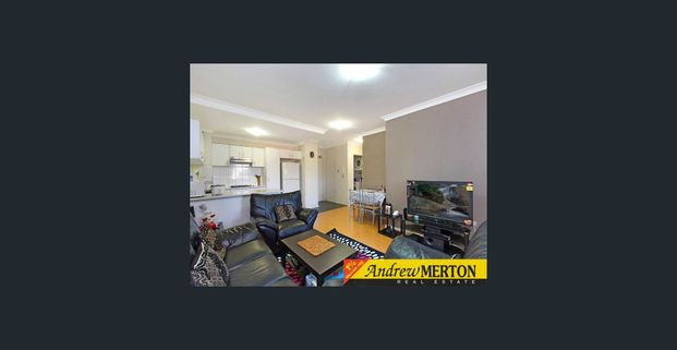 Sought-After Third Avenue Location! - Photo 1