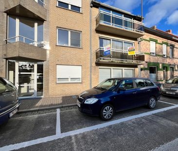 Vernieuwd 2-slaapkamer appartement, met staanplaats en kelderberging - Photo 2