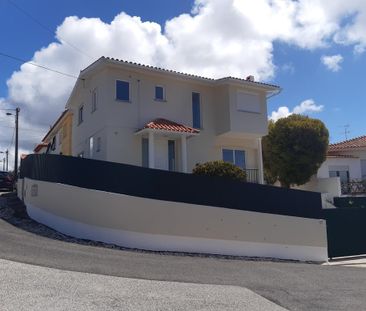 3 Bedroom House, Cascais - Photo 5