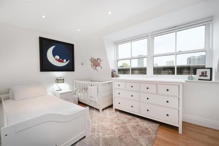 6 bedroom mews to rent - Photo 4