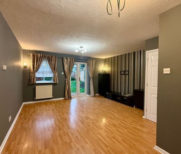 Village Close - Photo 1